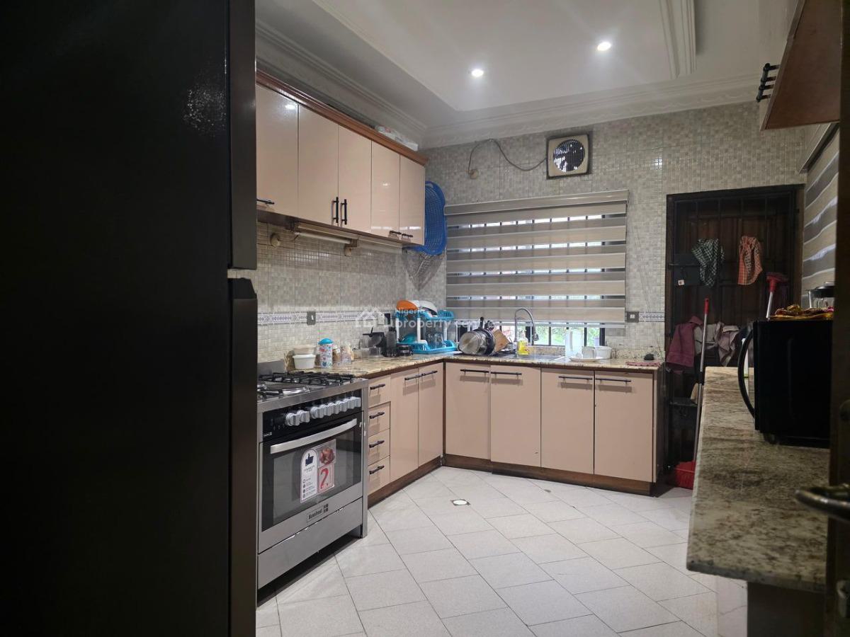 Well Maintained Standard Spacious Ensuit 3 Bedroom Apartment  with Swimming Pool, Parkview, Ikoyi, Lagos, Flat / Apartment for Rent