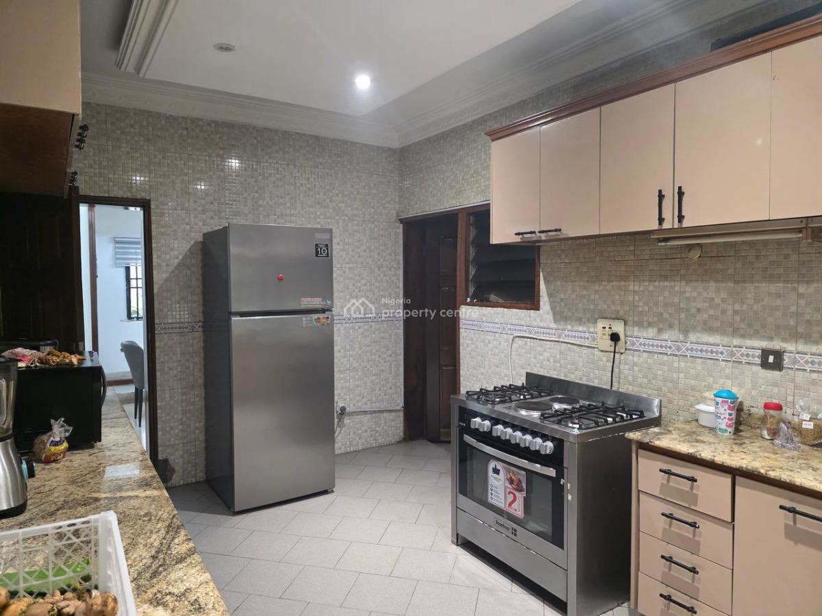 Well Maintained Standard Spacious Ensuit 3 Bedroom Apartment  with Swimming Pool, Parkview, Ikoyi, Lagos, Flat / Apartment for Rent