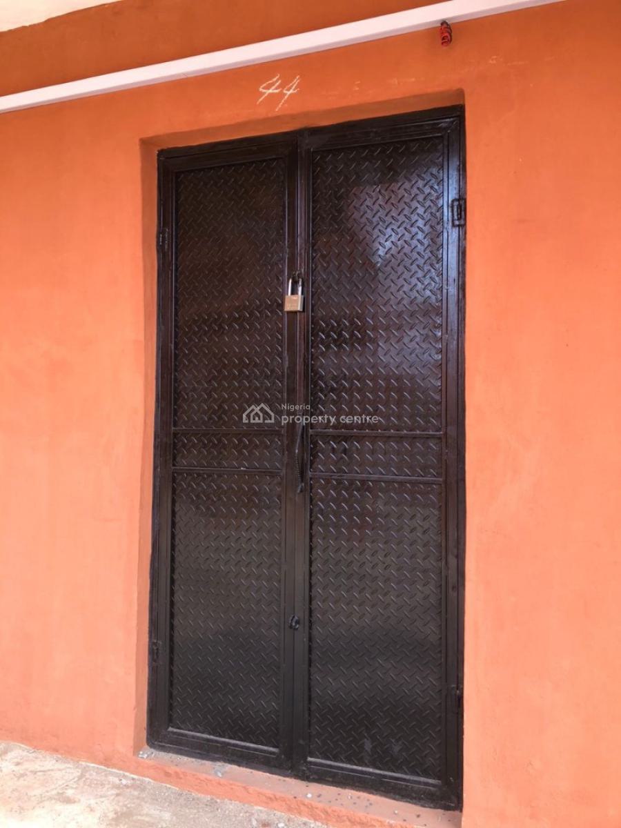 Shop Space, Mushin, Lagos, Commercial Property for Sale