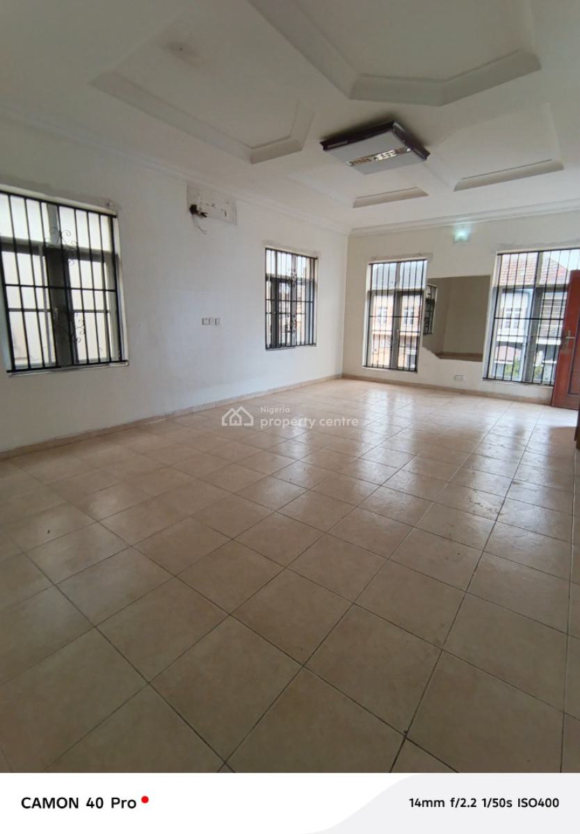 3 Bedroom Duplex for Commercial Use in Lekki, Lekki Right, Lekki Phase 1, Lekki, Lagos, Terraced Duplex for Rent