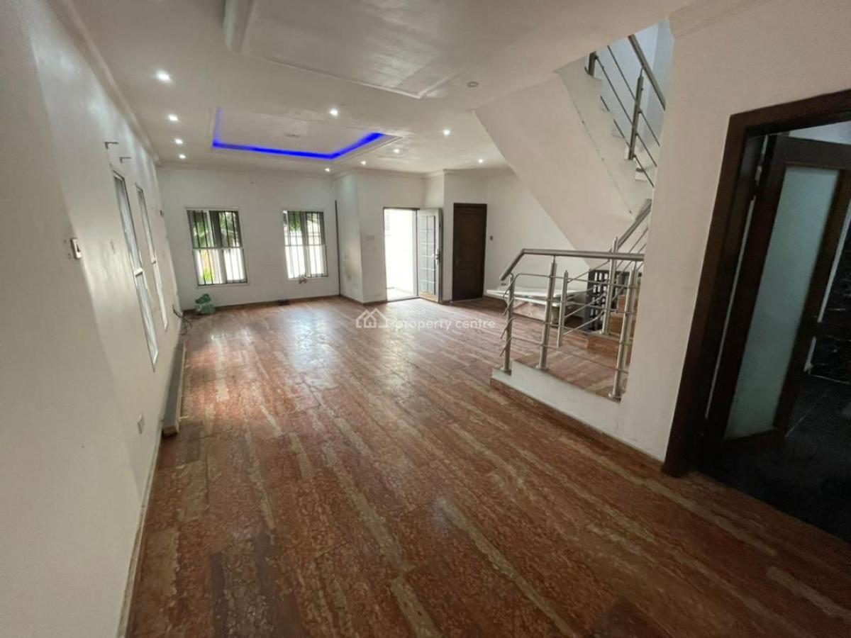 Distress Deal! Exquisite 4 Bedroom Terrace Duple  with Bq, Osapa, Lekki, Lagos, Terraced Duplex for Sale