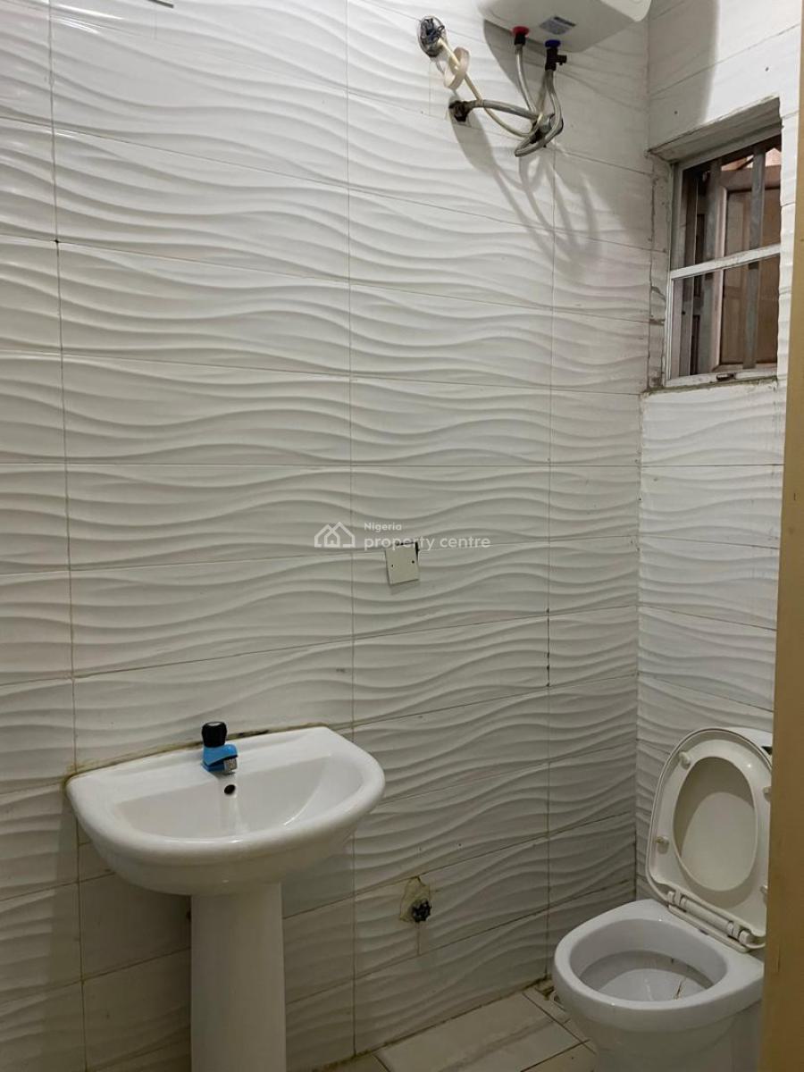 Well Maintained 4 Bedrooms Semi Detached with a Bq, Along Chevron Drive, Lekki, Lagos, Semi-detached Duplex for Rent