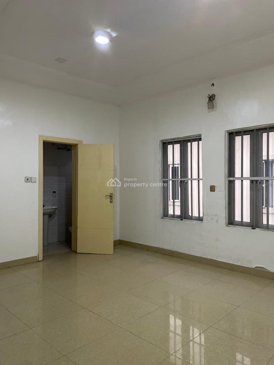 Well Maintained 4 Bedrooms Semi Detached with a Bq, Along Chevron Drive, Lekki, Lagos, Semi-detached Duplex for Rent