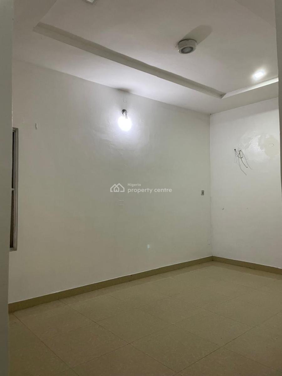 Well Maintained 4 Bedrooms Semi Detached with a Bq, Along Chevron Drive, Lekki, Lagos, Semi-detached Duplex for Rent