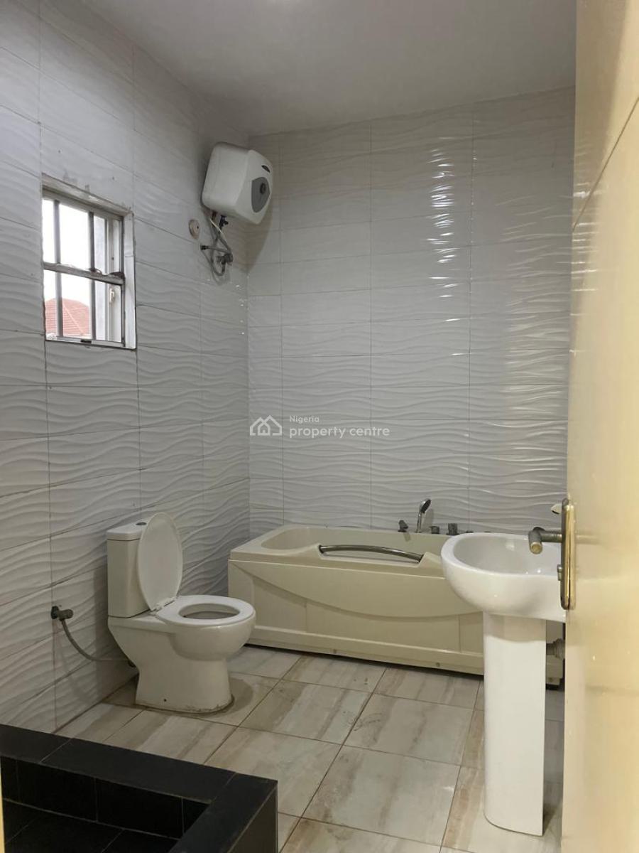 Well Maintained 4 Bedrooms Semi Detached with a Bq, Along Chevron Drive, Lekki, Lagos, Semi-detached Duplex for Rent