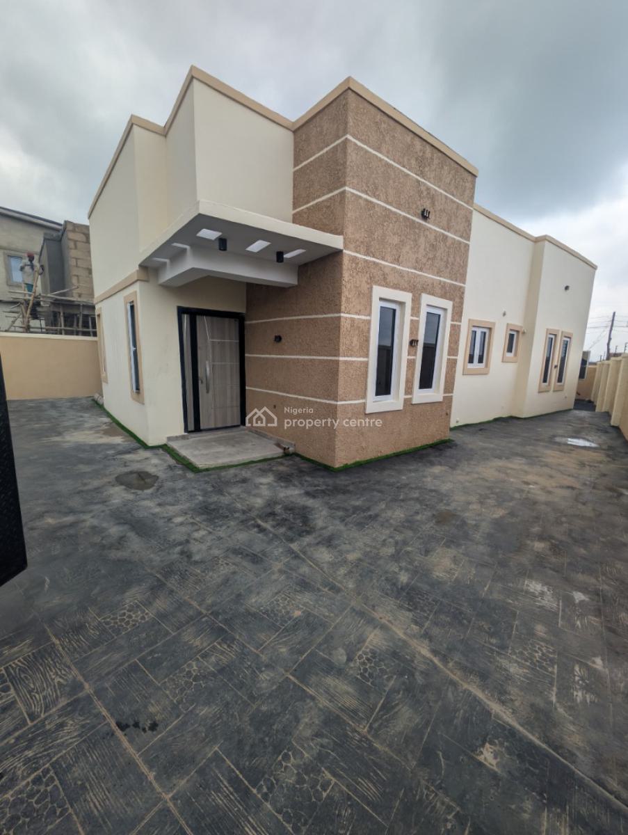 3 Bedroom Fully Detached Bungalow with a Room Bq, Obiwale Area, Ologuneru, Ibadan, Oyo, Detached Bungalow for Sale