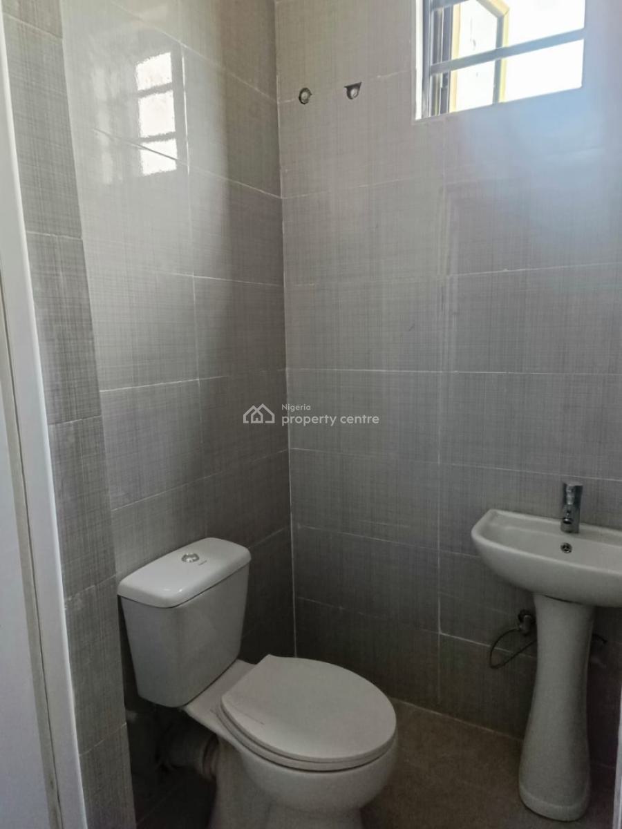 2 Bedrooms Apartment on All Floors of Building with C of O, Off Aro Ologolo Road, Ologolo, Lekki, Lagos, Flat / Apartment for Sale