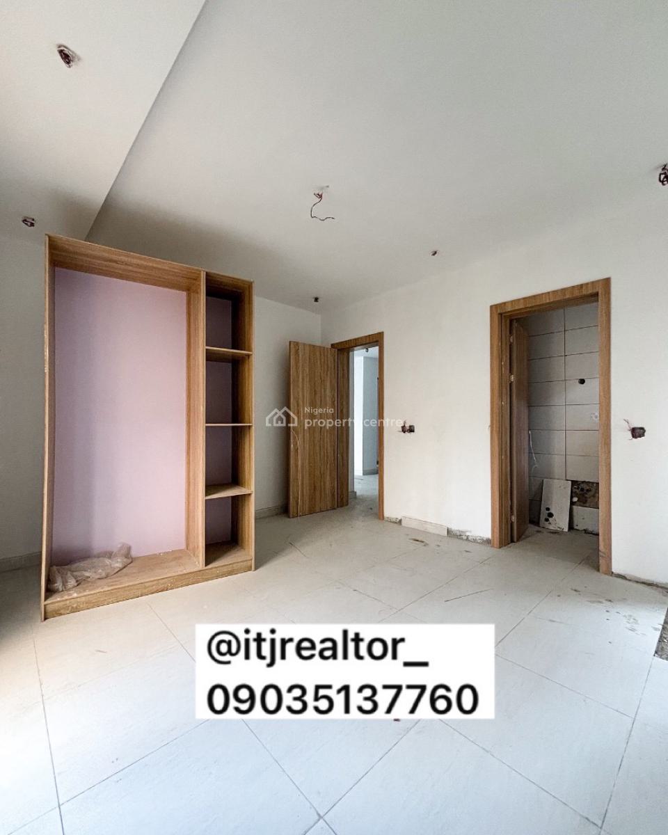 Lovely 2 Bedroom Apartment with Bq, Lekki Phase 1, Lekki Phase 1, Lekki, Lagos, Block of Flats for Sale