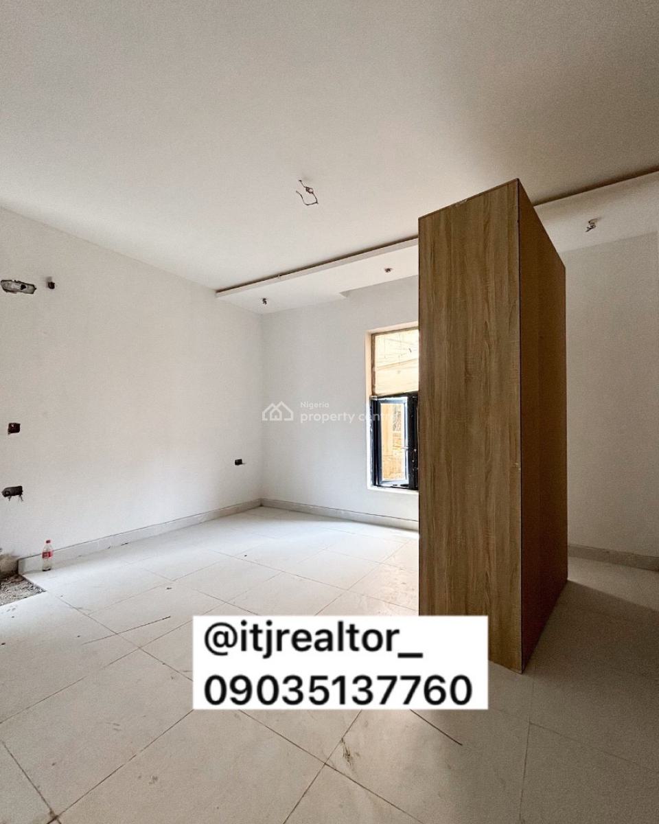 Lovely 2 Bedroom Apartment with Bq, Lekki Phase 1, Lekki Phase 1, Lekki, Lagos, Block of Flats for Sale
