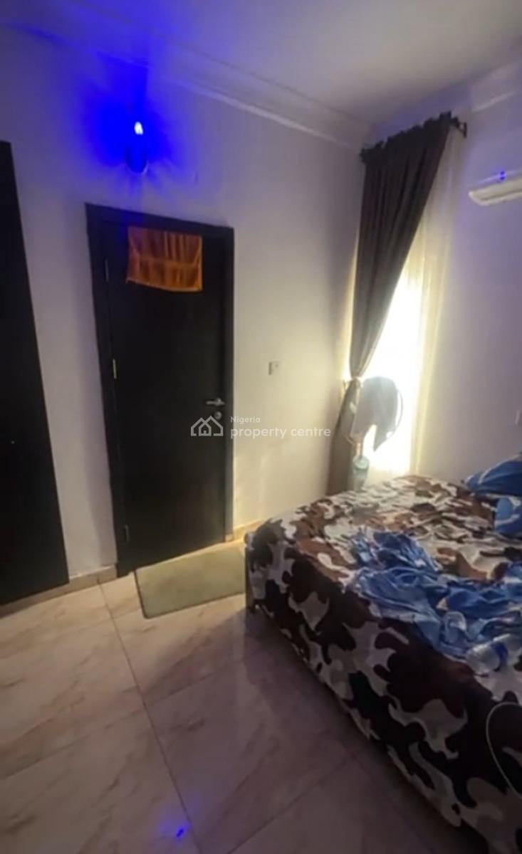 Furnished Room Selfcon (downstairs) Inside a Shared Apartment., Lekki Gardens Scheme 2 Abraham Adesanya, Ajah, Lagos, Self Contain (single Rooms) for Rent