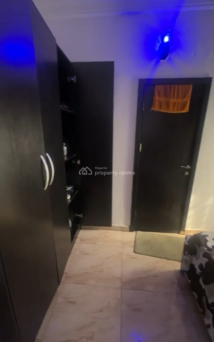 Furnished Room Selfcon (downstairs) Inside a Shared Apartment., Lekki Gardens Scheme 2 Abraham Adesanya, Ajah, Lagos, Self Contain (single Rooms) for Rent