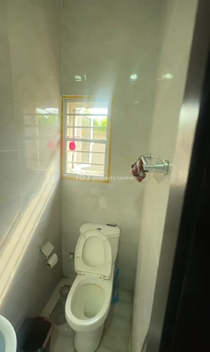 Furnished Room Selfcon (downstairs) Inside a Shared Apartment., Lekki Gardens Scheme 2 Abraham Adesanya, Ajah, Lagos, Self Contain (single Rooms) for Rent