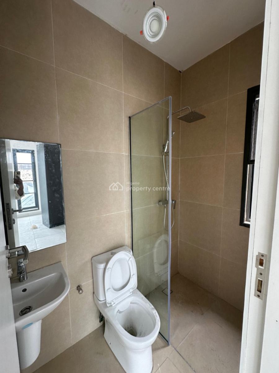 Top-notch Finished Serviced 3 Bedroom Flat with a Room Bq, Lekki Phase 1, Lekki, Lagos, Flat / Apartment for Rent