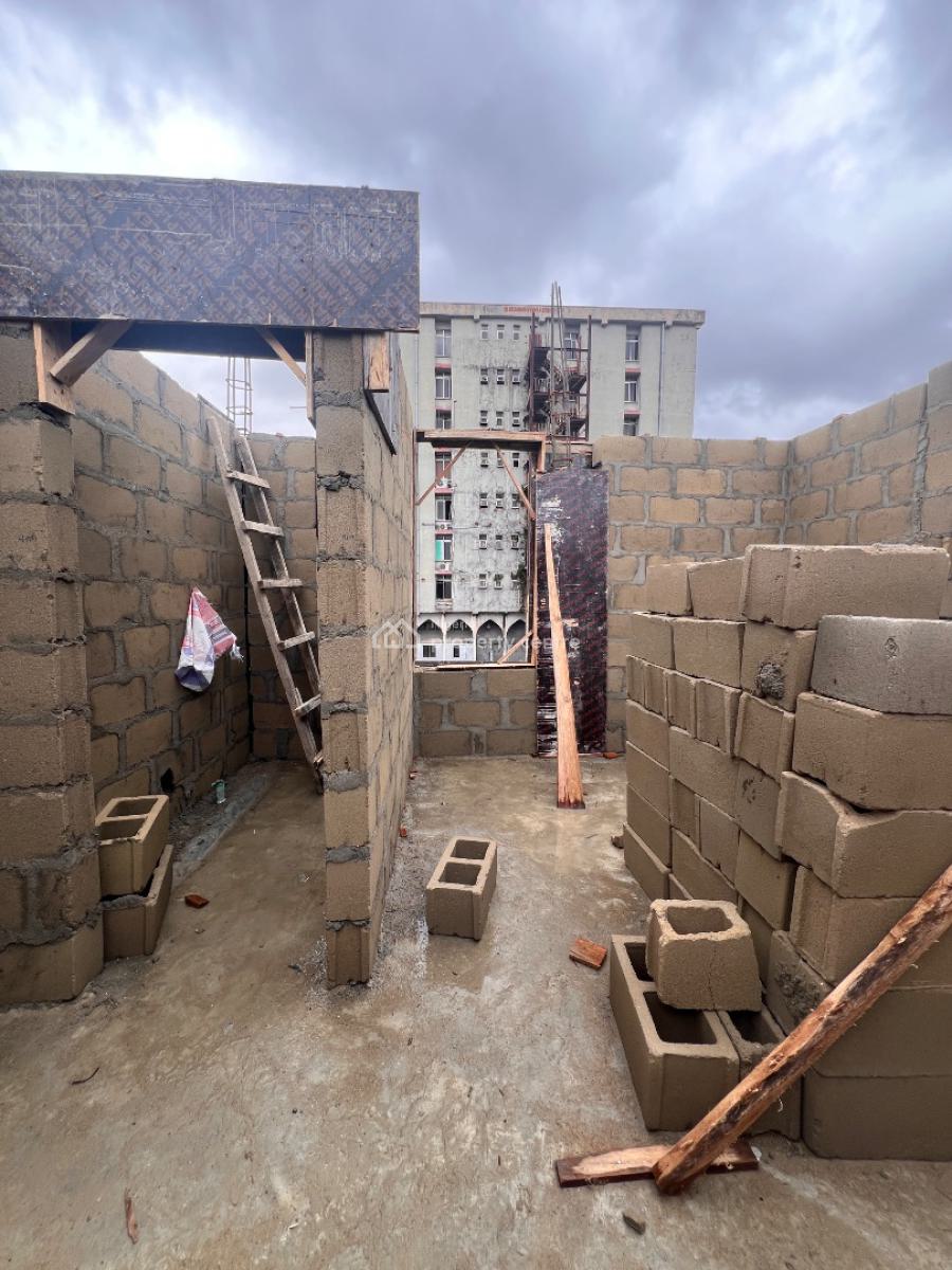 Own a 1 Bedroom Apartment with Yield High Investment Value, Own a 1 Bedroom Apartment with Yield High Rental Value, Yaba, Lagos, Flat / Apartment for Sale