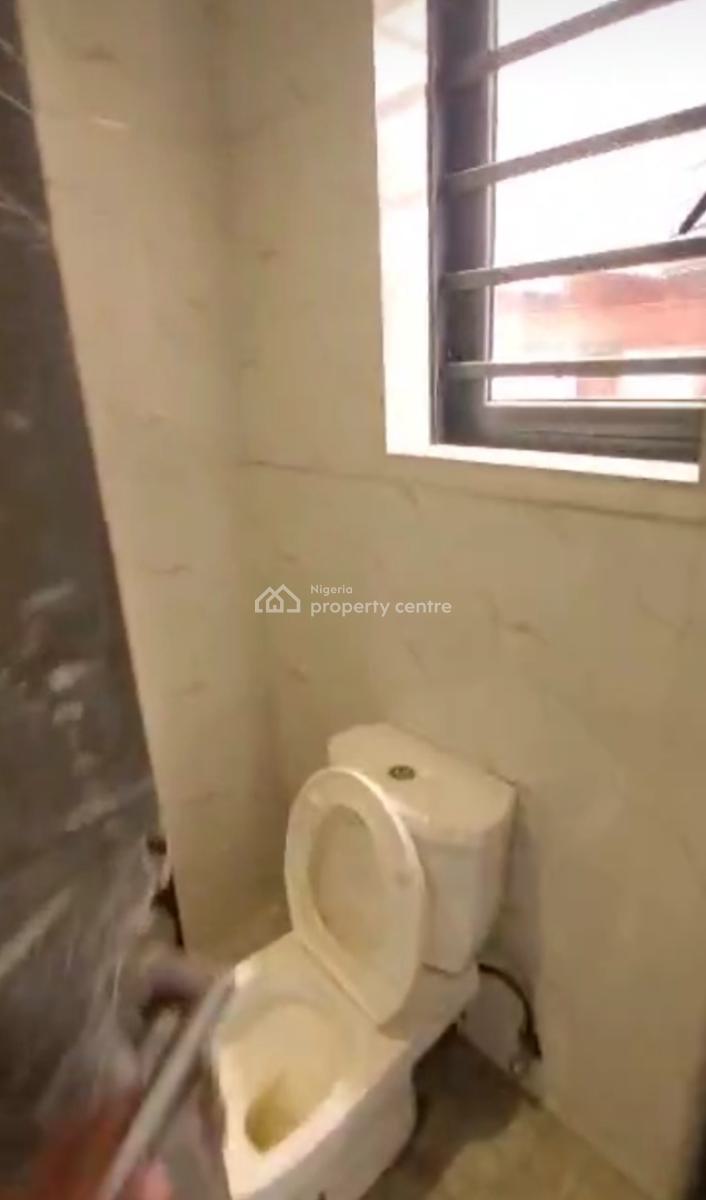 Spacious Master Room upstairs, Jakande, Ologolo, Lekki, Lagos, Self Contain (single Rooms) for Rent