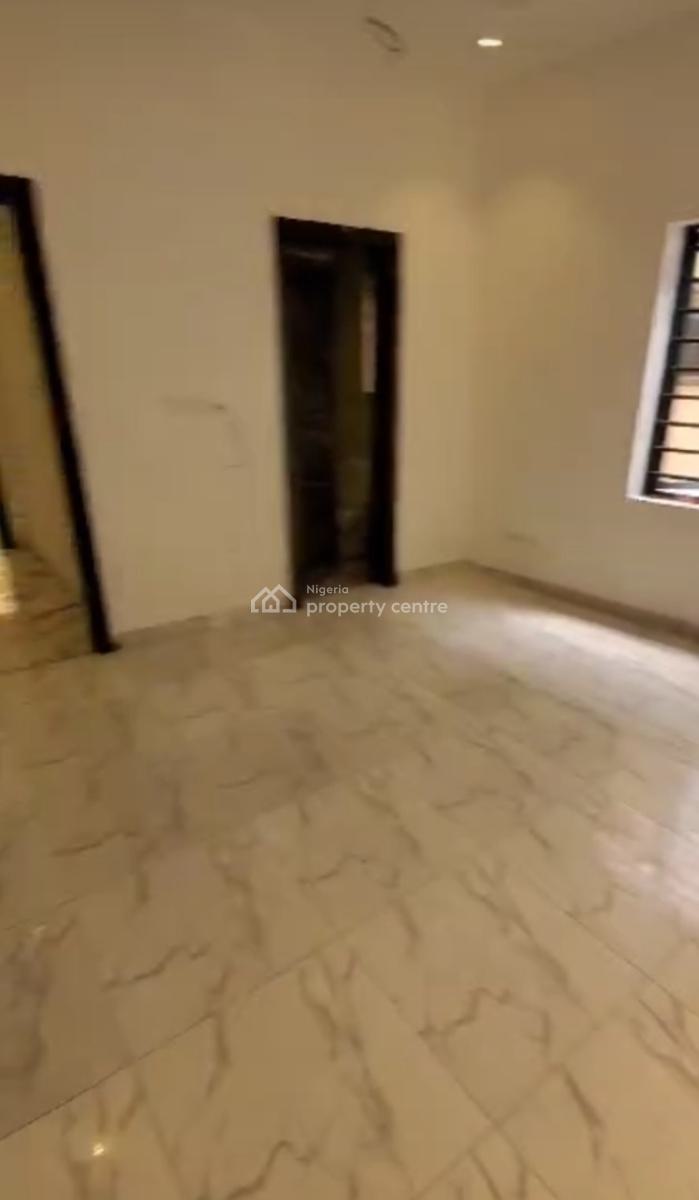 Spacious Master Room upstairs, Jakande, Ologolo, Lekki, Lagos, Self Contain (single Rooms) for Rent