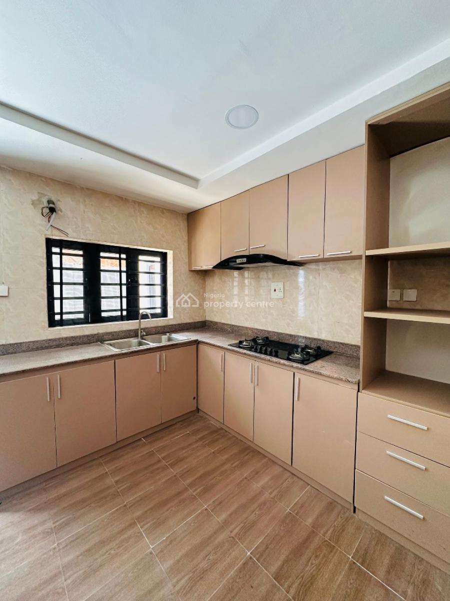 an Alluring 4 Bedroom Terraced  Duplex with Bq, Ologolo, Ologolo, Lekki, Lagos, Terraced Duplex for Sale