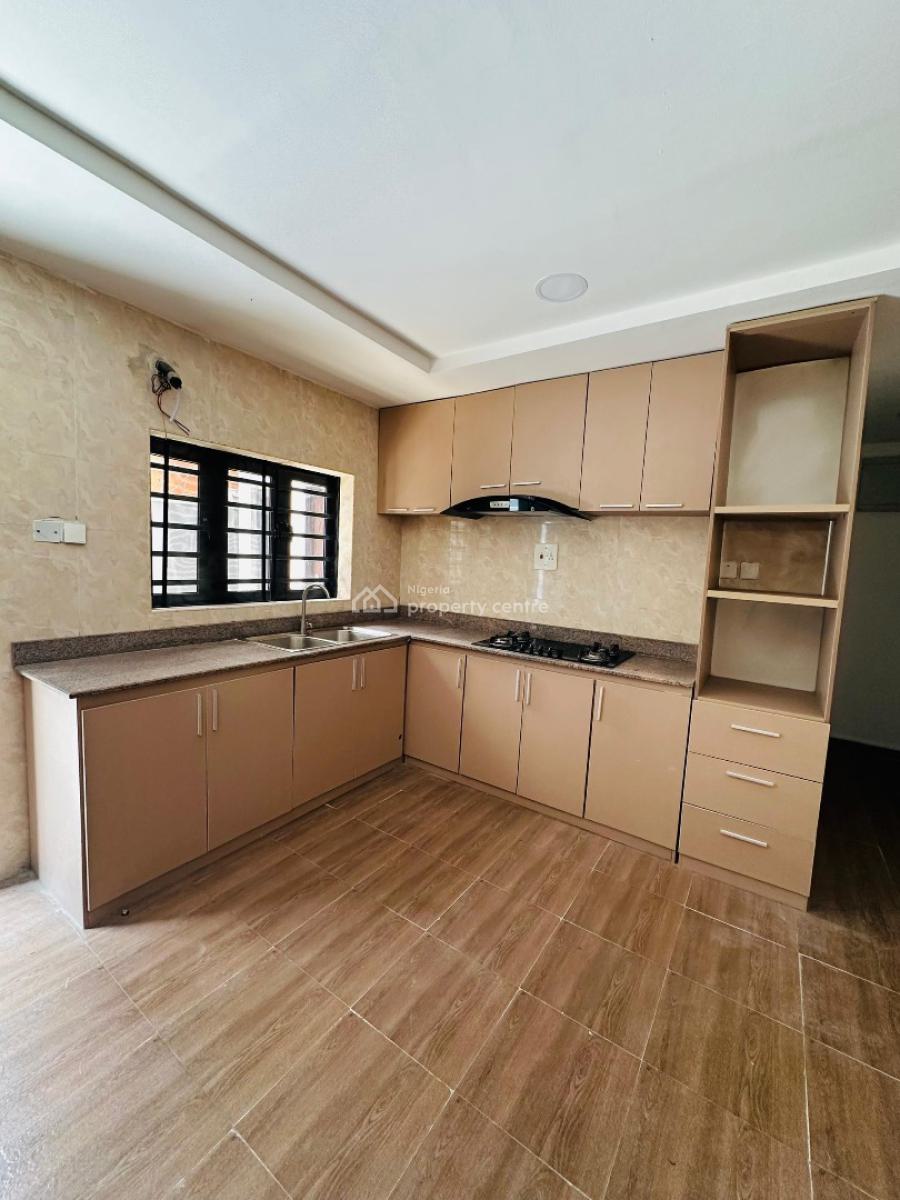 an Alluring 4 Bedroom Terraced  Duplex with Bq, Ologolo, Ologolo, Lekki, Lagos, Terraced Duplex for Sale