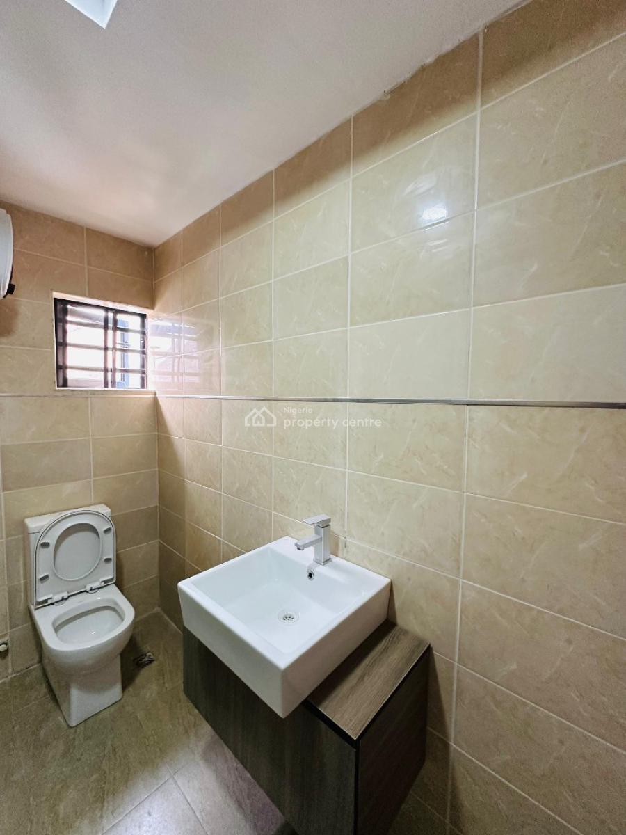 an Alluring 4 Bedroom Terraced  Duplex with Bq, Ologolo, Ologolo, Lekki, Lagos, Terraced Duplex for Sale