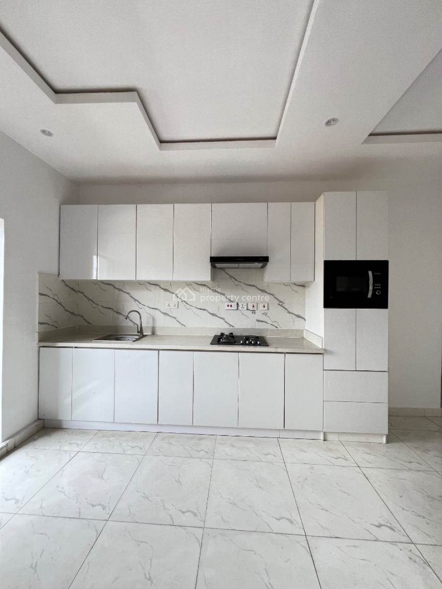 Contemporary 2 Bedroom Suitable for Investment, Freedom Way, Lekki Phase 1, Lekki, Lagos, Block of Flats for Sale
