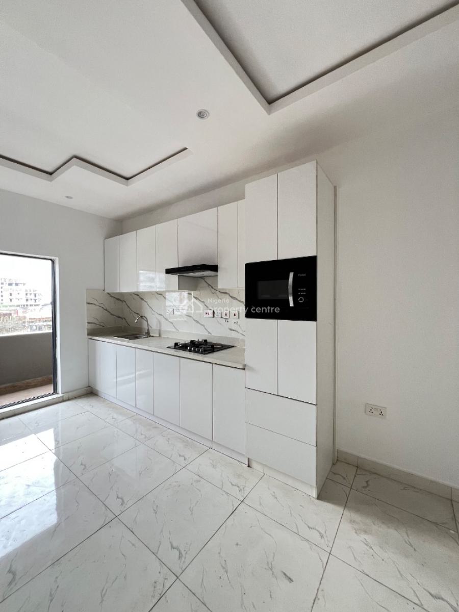 Contemporary 2 Bedroom Suitable for Investment, Freedom Way, Lekki Phase 1, Lekki, Lagos, Block of Flats for Sale