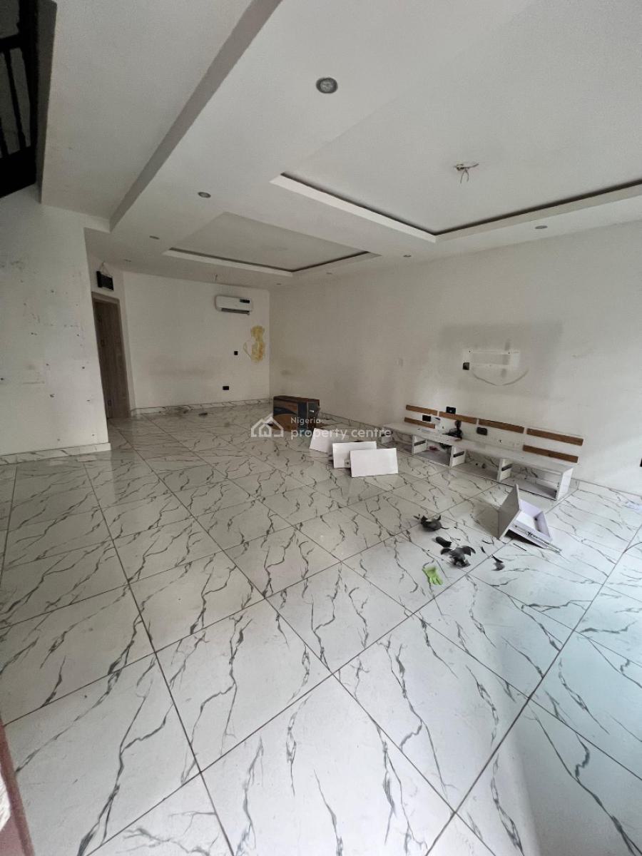Family Friend 4 Bedroom Terraced Duplex with Pool Gym and Bq, Lekki Phase 1, Lekki, Lagos, Terraced Duplex for Sale
