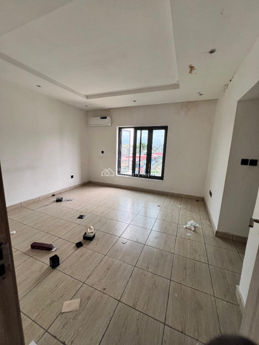 Family Friend 4 Bedroom Terraced Duplex with Pool Gym and Bq, Lekki Phase 1, Lekki, Lagos, Terraced Duplex for Sale