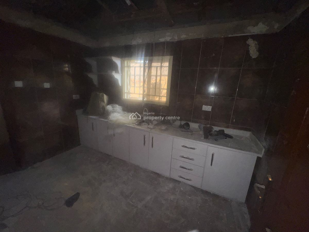 Just Out!!! a Very Spacious 4 Bedroom Self Service Apartment, Off Admiralty Way, Lekki Phase 1, Lekki, Lagos, Flat / Apartment for Rent