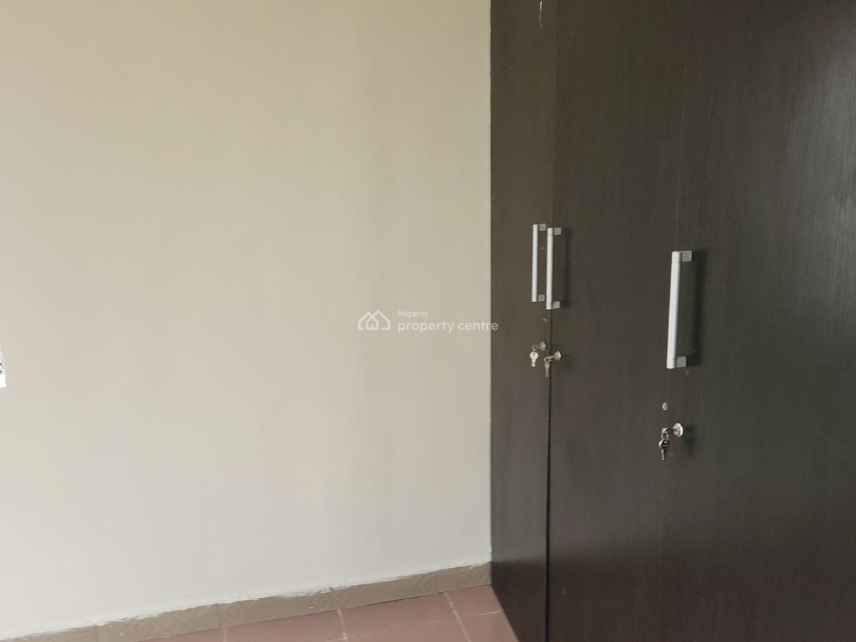 Newly Renovated 3 Bedroom Flat, Off Kilo Busstop, Surulere, Lagos, Flat / Apartment for Rent