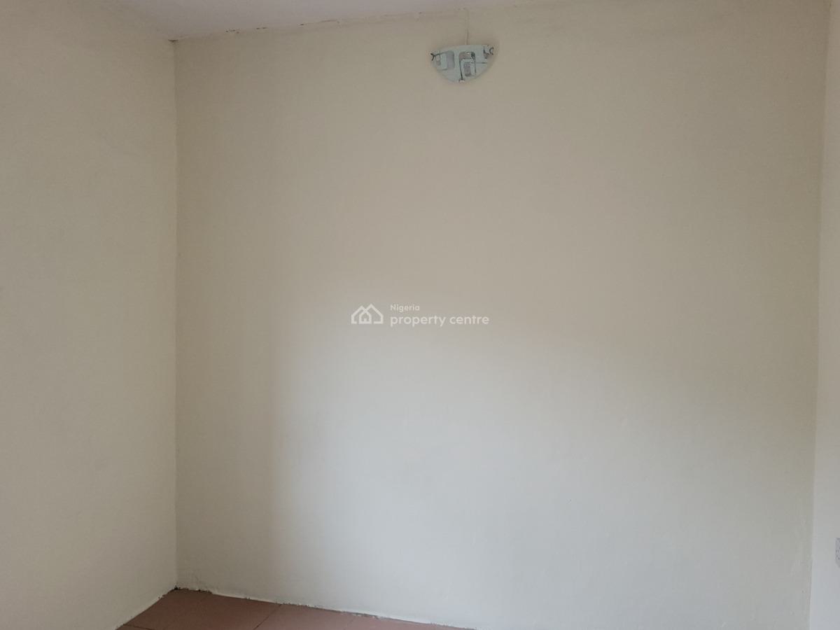 Newly Renovated 3 Bedroom Flat, Off Kilo Busstop, Surulere, Lagos, Flat / Apartment for Rent