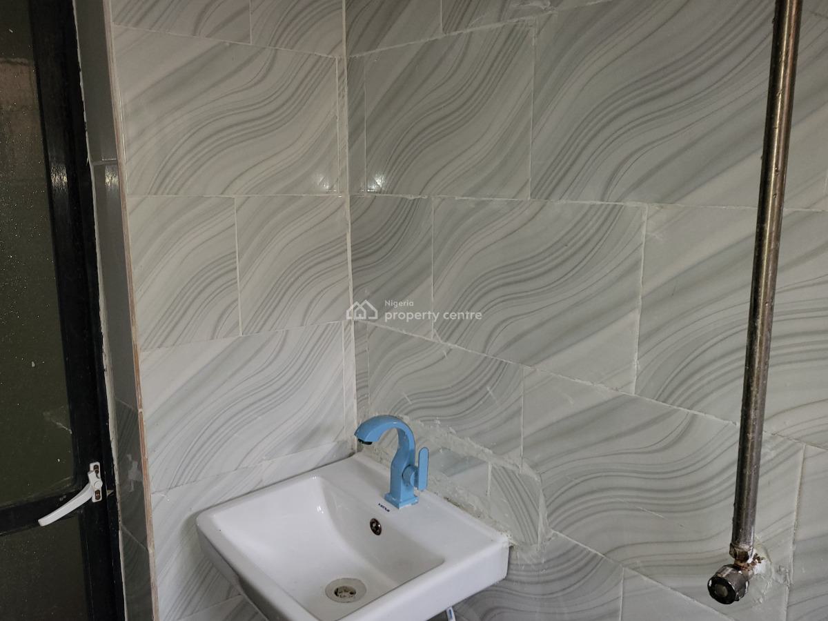 Newly Renovated 3 Bedroom Flat, Off Kilo Busstop, Surulere, Lagos, Flat / Apartment for Rent