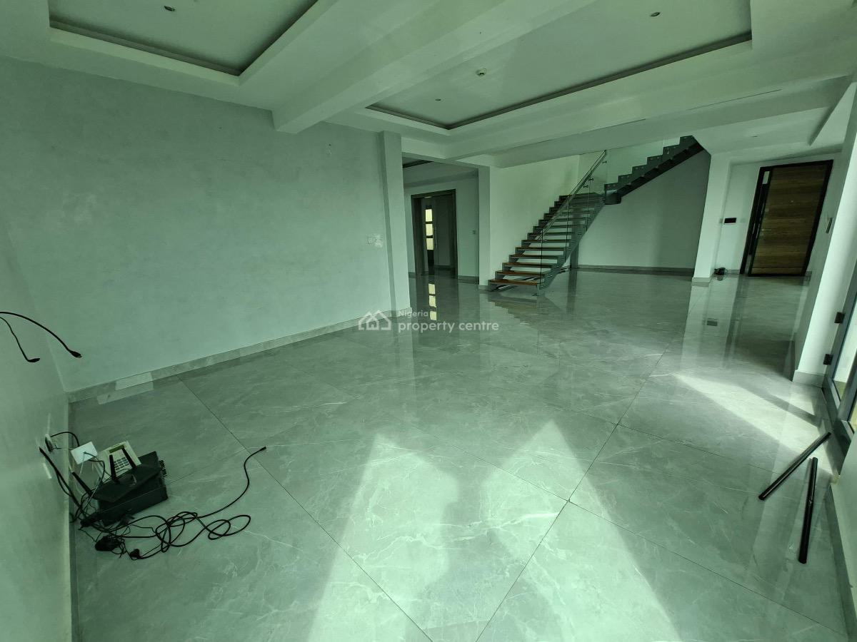 Elegant Unfurnished 4-bedroom Maisonette on Penthouse Floor with 2 Bqs, Old Ikoyi, Ikoyi, Lagos, Terraced Duplex for Rent