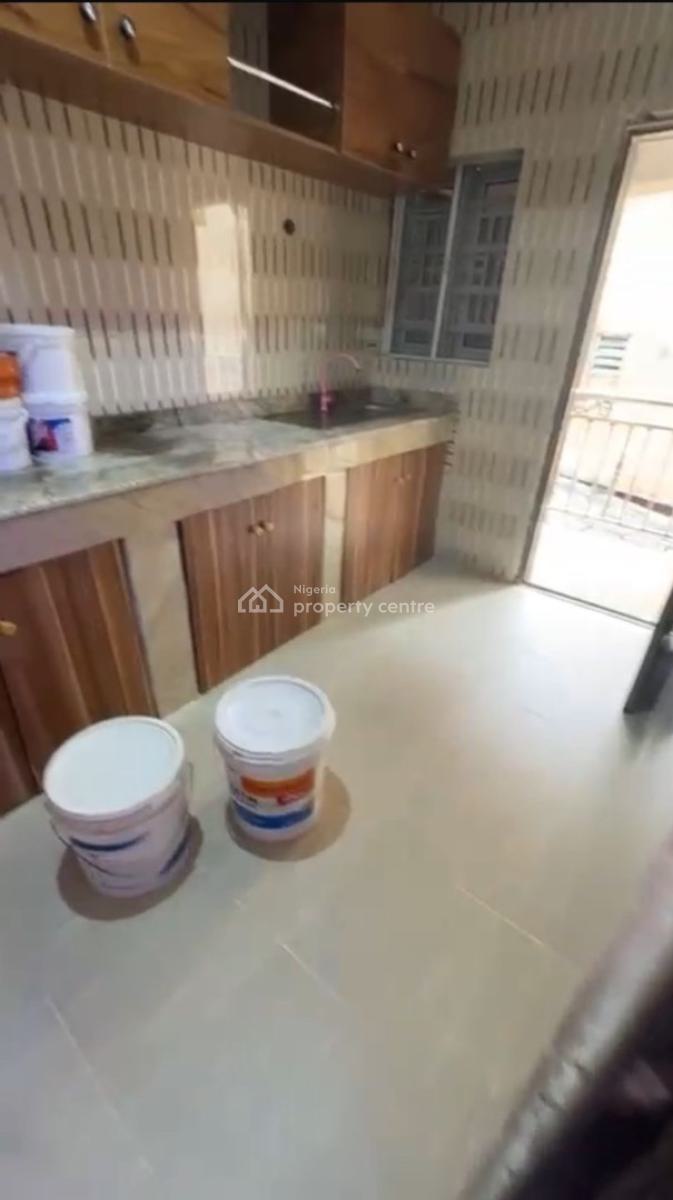 Relatively New 2 Bedroom Up Flat, Off Awoyokun Street, Onipanu, Shomolu, Lagos, House for Rent