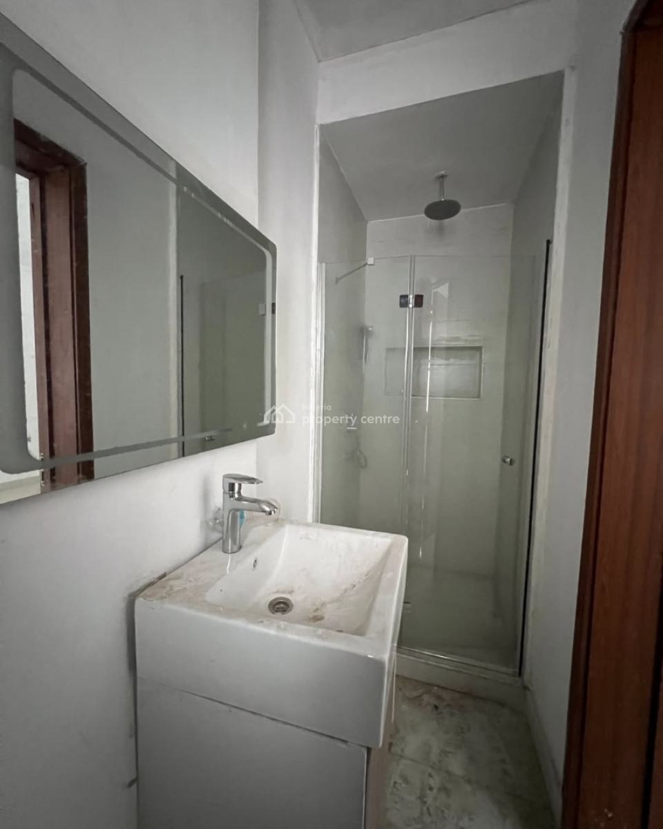 Newly Built and Serviced with 24-hours Power Supply 2 Bedroom En-suite, Lekki Phase 1, Lekki, Lagos, Flat / Apartment for Rent