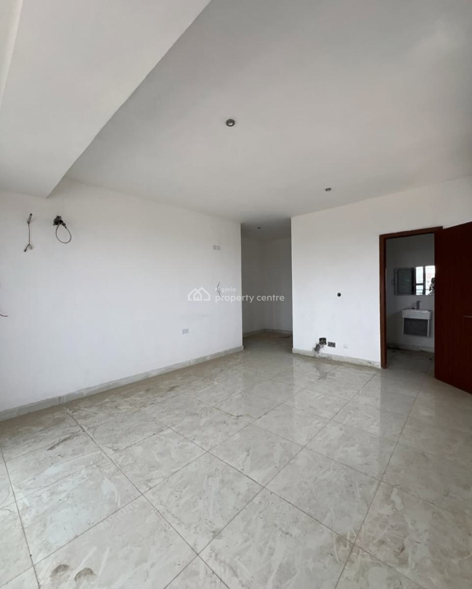 Newly Built and Serviced with 24-hours Power Supply 2 Bedroom En-suite, Lekki Phase 1, Lekki, Lagos, Flat / Apartment for Rent