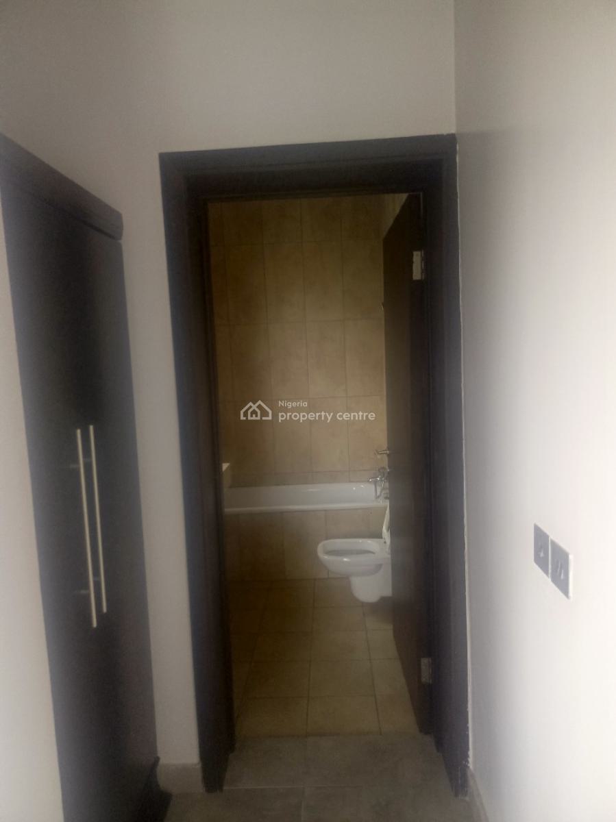 2 Bedroom Apartment, Off Palace Road, Oniru, Victoria Island (vi), Lagos, Flat / Apartment for Rent