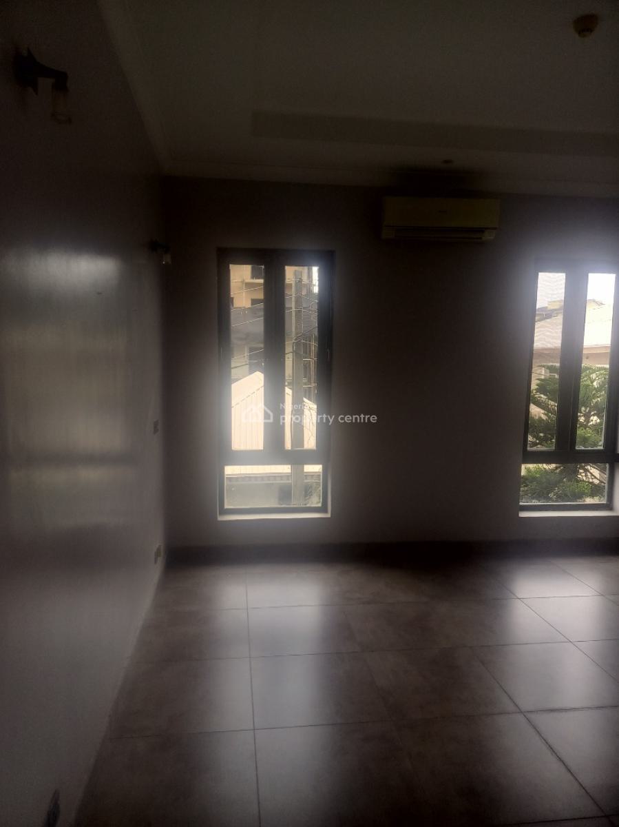 2 Bedroom Apartment, Off Palace Road, Oniru, Victoria Island (vi), Lagos, Flat / Apartment for Rent