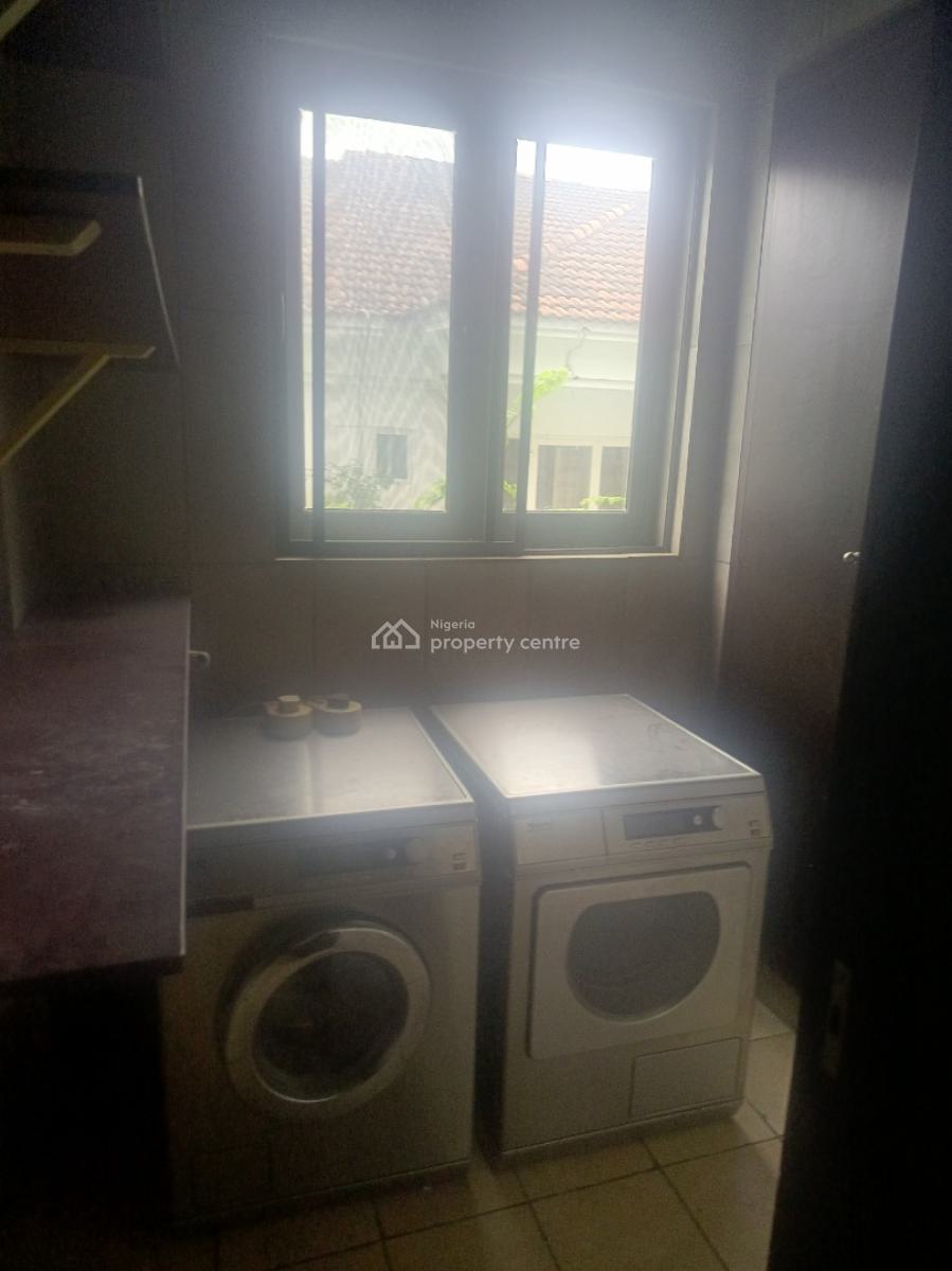 2 Bedroom Apartment, Off Palace Road, Oniru, Victoria Island (vi), Lagos, Flat / Apartment for Rent
