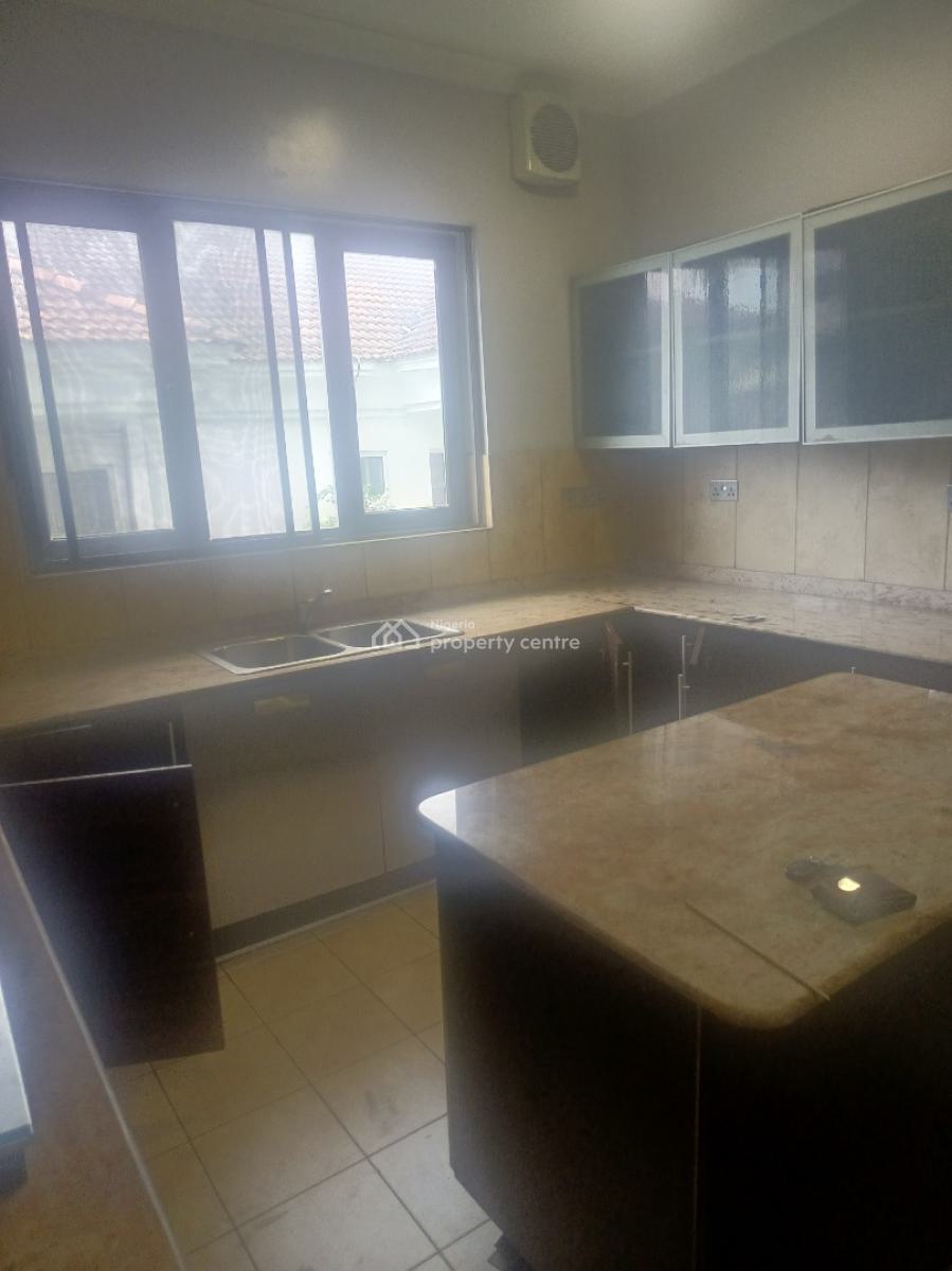 2 Bedroom Apartment, Off Palace Road, Oniru, Victoria Island (vi), Lagos, Flat / Apartment for Rent