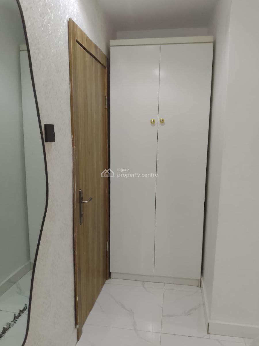 Tastefully Furnished 2 Bedroom Apartment, Memudu Aremu Street, Ikate, Ijeshatedo, Surulere, Lagos, Flat / Apartment Short Let