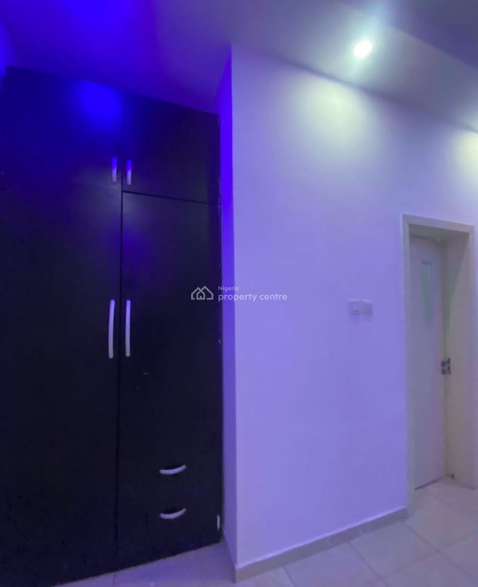 Lavish 2 Bed & Palour Apartment with Personal Balcony, Osapa Lekki Lagos, Lekki, Lagos, Flat / Apartment for Rent