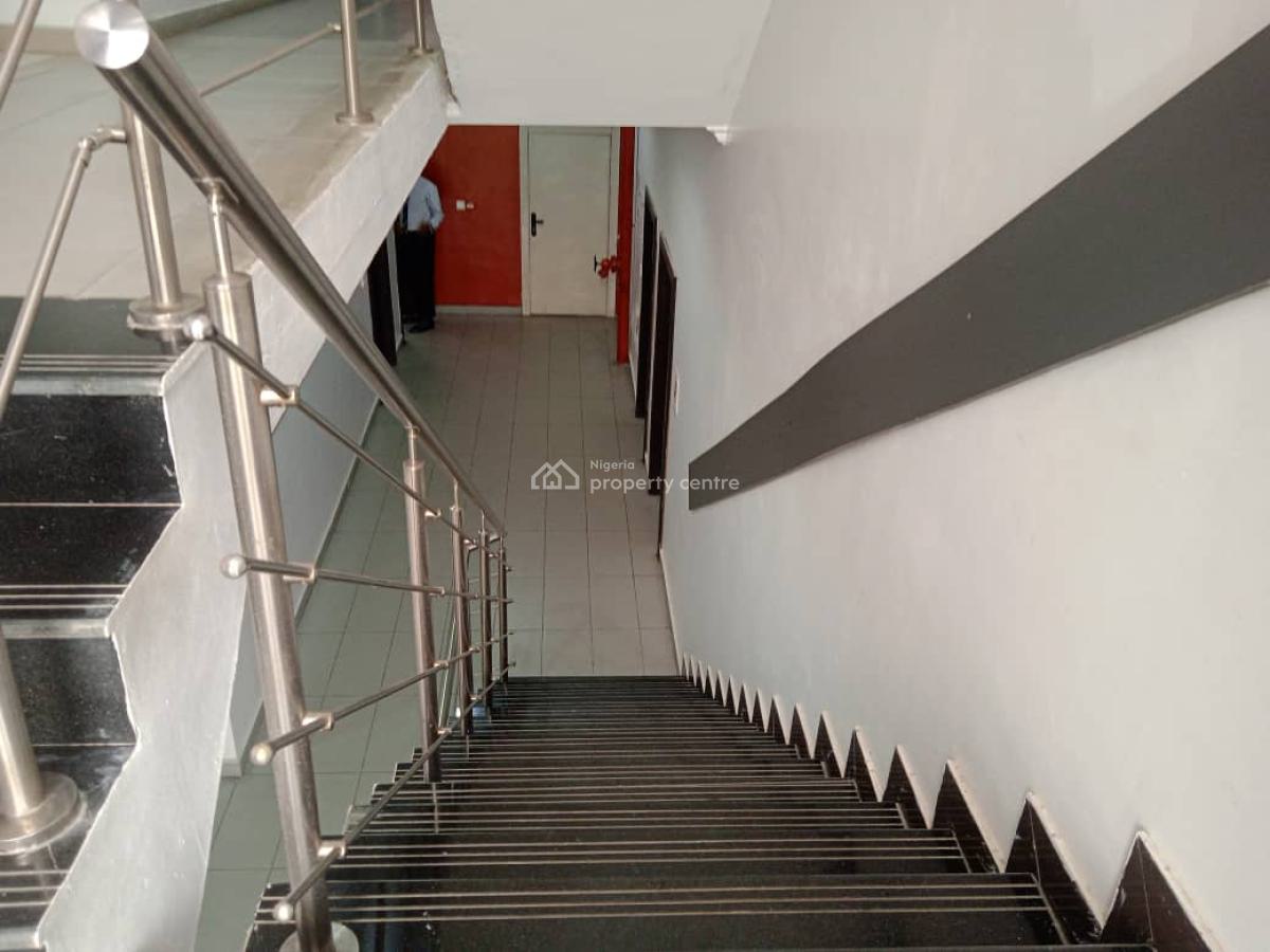 an Exclusive & Serene Office Space, Pinnock Beach Estate, Osapa, Lekki, Lagos, House for Rent