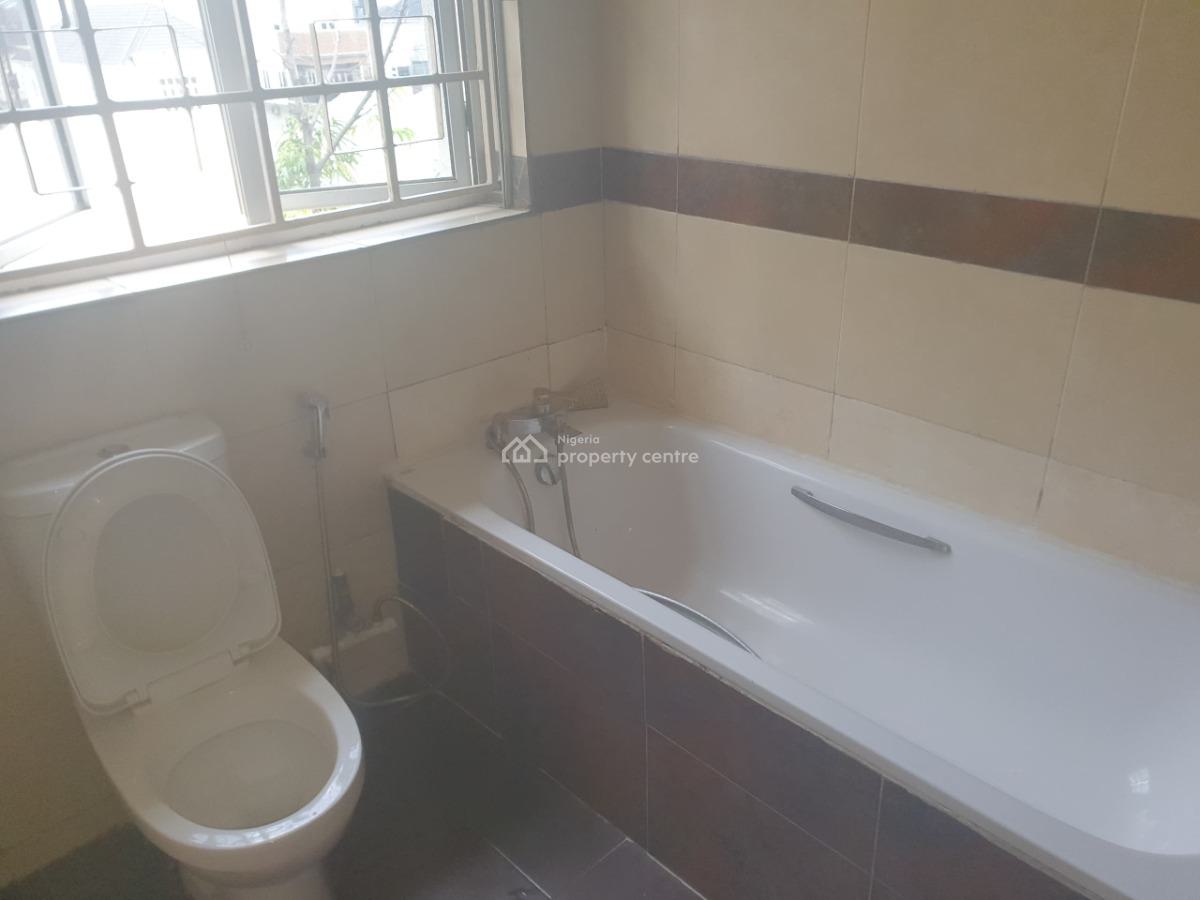 2 Bedroom Penthouse, Off Admiralty Way, Lekki Phase 1, Lekki, Lagos, Flat / Apartment for Rent