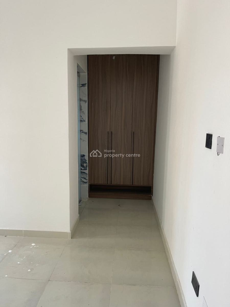 6 Large Bedrooms Fully Detached Duplex, Lekki Phase 1, Lekki, Lagos, Detached Duplex for Sale