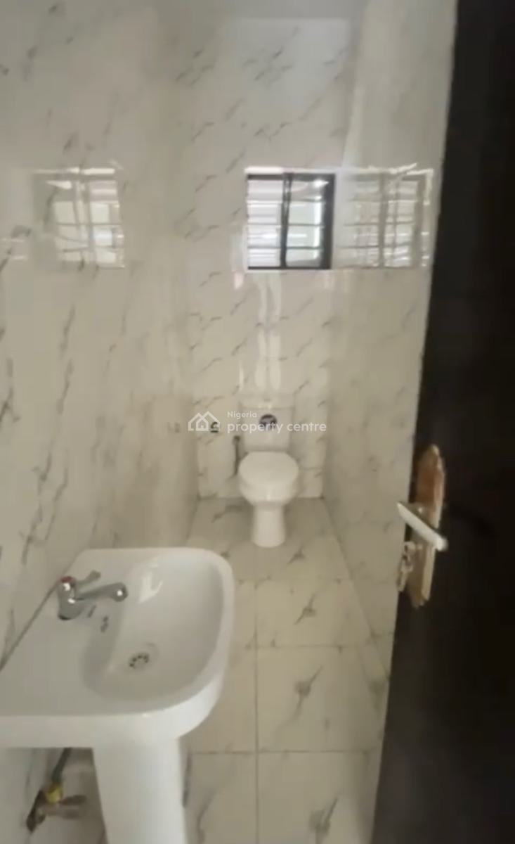 Luxury/spacious 2bedroom Flat, By Berger Clinic Life Camp Main, Life Camp, Abuja, House for Rent