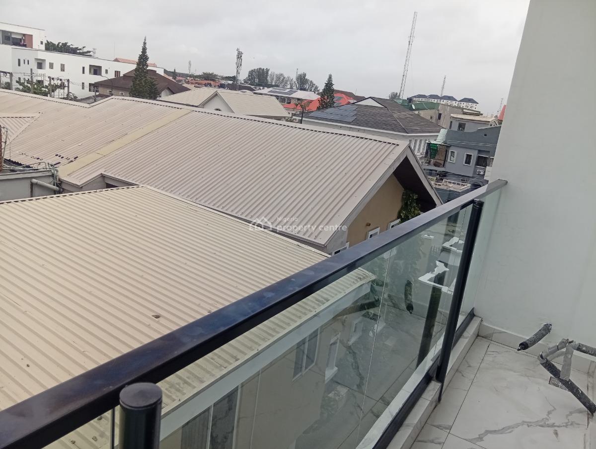 Distress Serviced 2 Bed Flat with Swimming Pool in Lekki 1, Off Admiralty Way Lekki Phase 1, Lekki Phase 1, Lekki, Lagos, Flat / Apartment for Sale