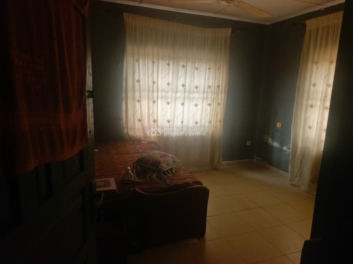 Block of Flat, Iyana-church, Ibadan., Ibadan, Oyo, Flat / Apartment for Sale