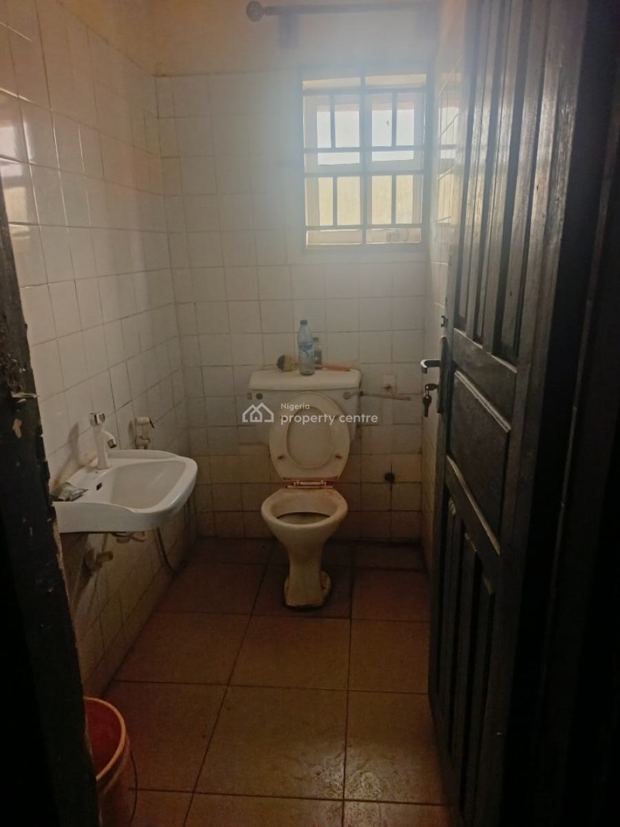 Block of Flat, Iyana-church, Ibadan., Ibadan, Oyo, Flat / Apartment for Sale