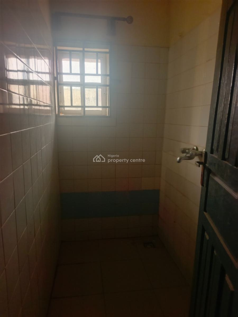 Block of Flat, Iyana-church, Ibadan., Ibadan, Oyo, Flat / Apartment for Sale
