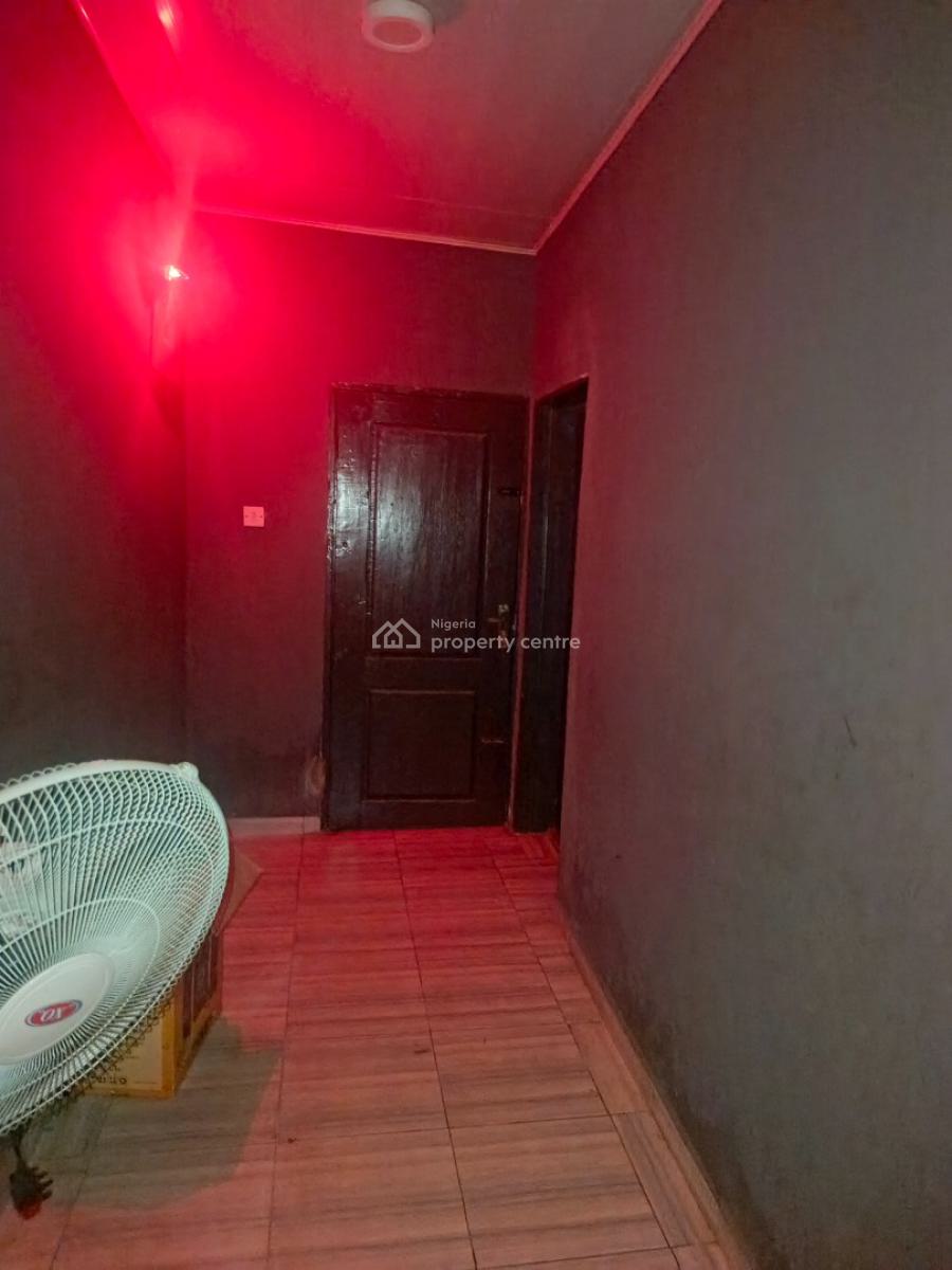 Block of Flat, Iyana-church, Ibadan., Ibadan, Oyo, Flat / Apartment for Sale